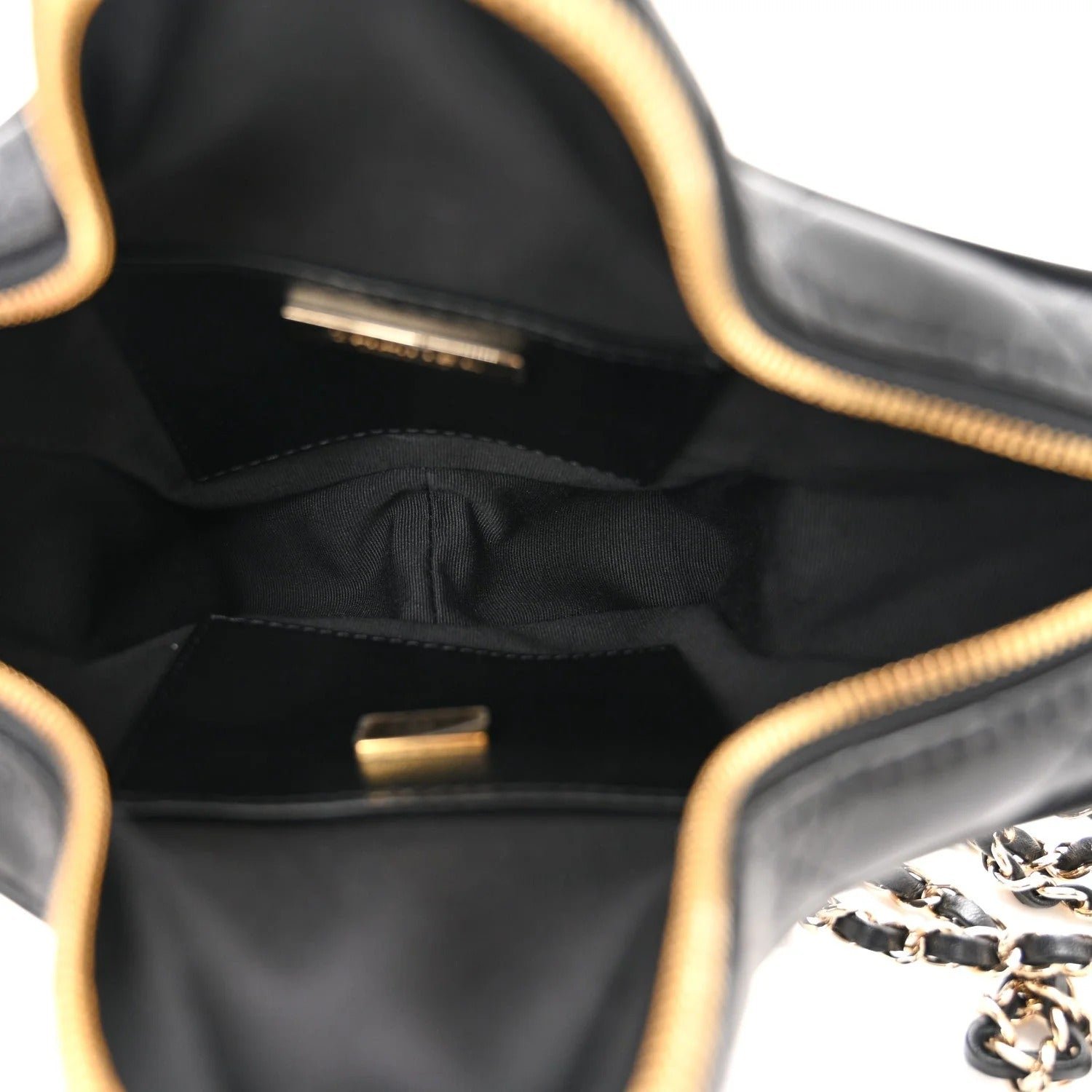 CHANEL Lambskin Quilted Walk of Fame Star Bag - Image 7